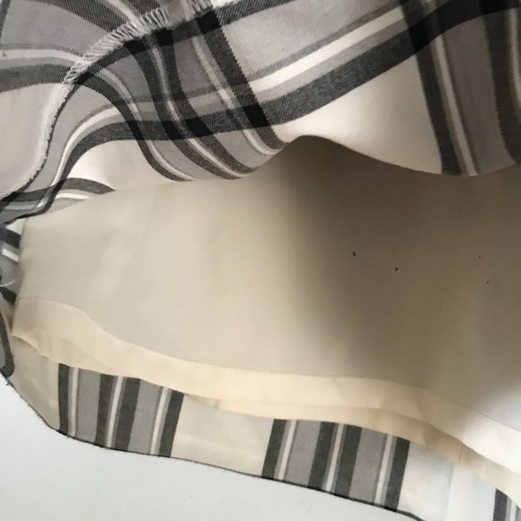 BLack and White Outback Red Plaid Mini Skirt Sz 6 - Picture 5 of 7